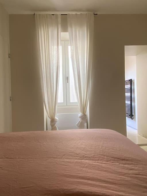דיז'ון Welcoming, Lovely, Calm & Centrally Located Flat מראה חיצוני תמונה